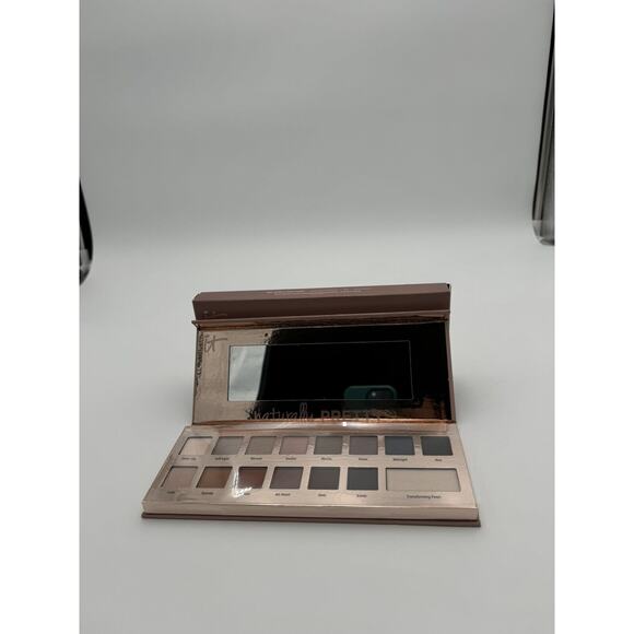 it NATURALLY PRETTY MATTE LUXE TRANSFORMING EYESHADOW PALETTE 15 COLOR - Picture 1 of 7